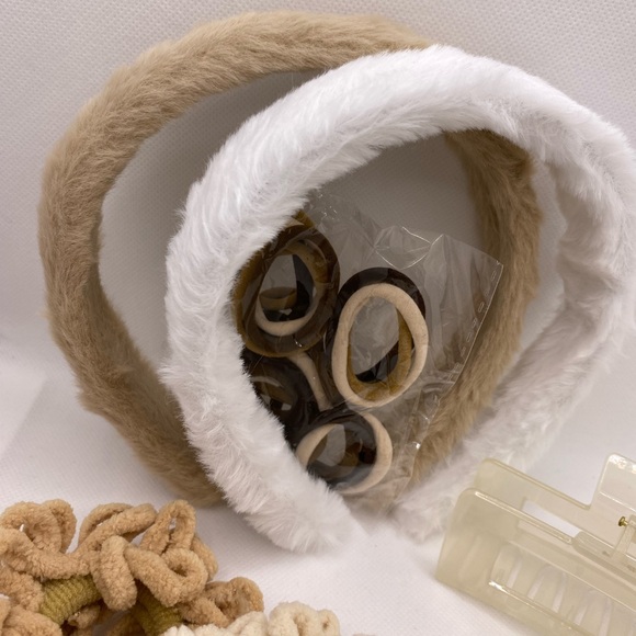 Fuzzy Hair Accessory Set in Nude Colors - Picture 3 of 4